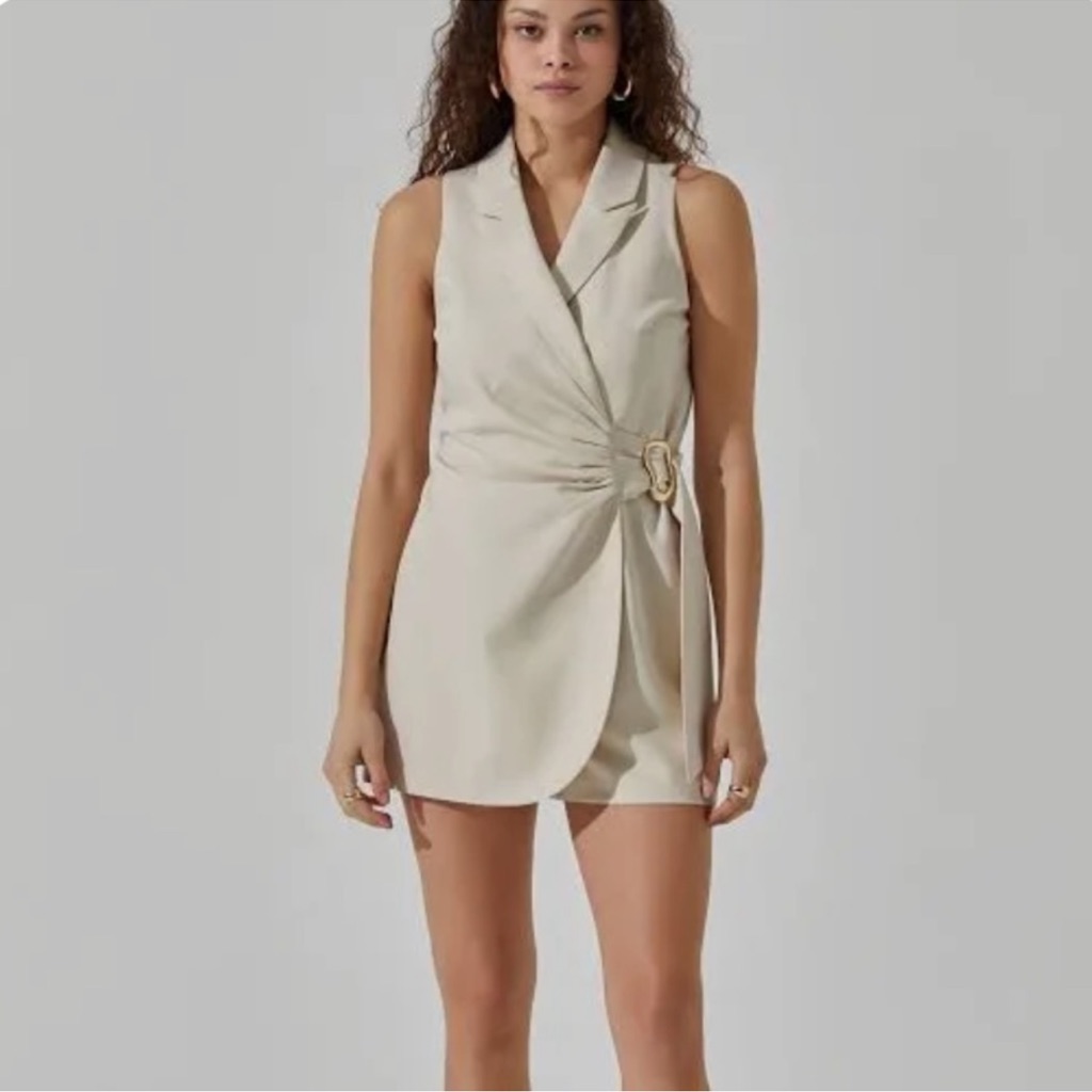 Astr The Label Front Wrap Sleeveless Suit Romper Size Xl Cream New
